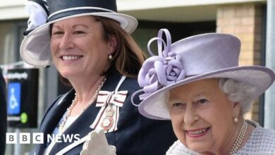 126416650 llwithhmthequeen biddingfarewellatprioryviewapril2017