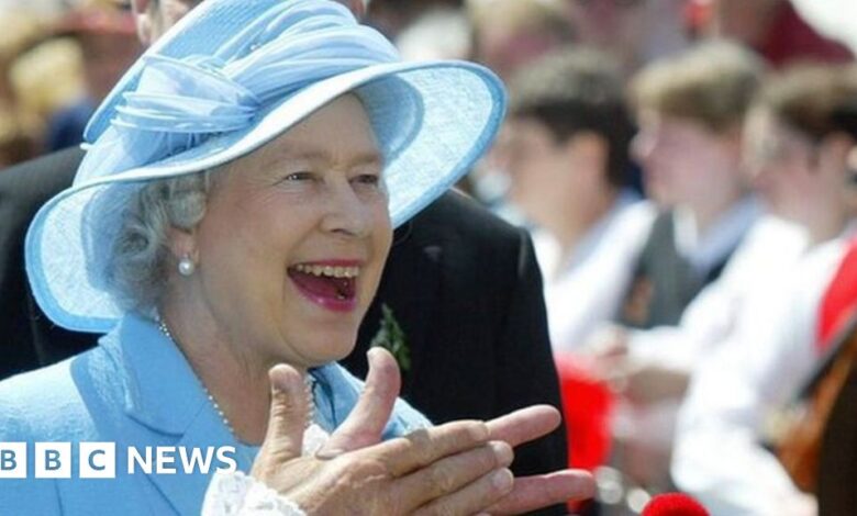 126656126 thequeen 2003.jpg