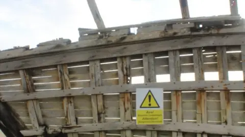 @Gweedore_WAWay safety sign on shipwreck